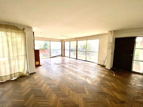 Casa En Venta De 5 Dorm. En Las Condes