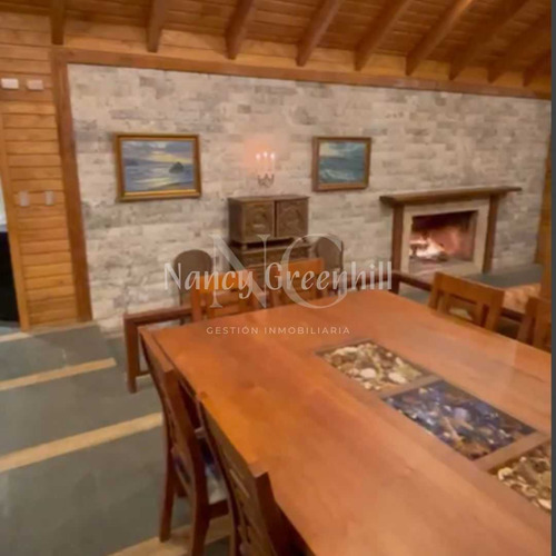 Rebajada Casa Con Inmejorable Vista Y Piscina (108944)