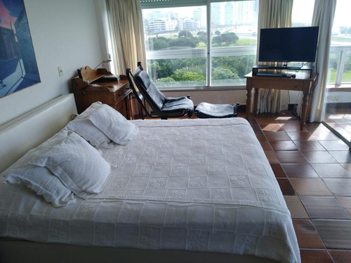 Departamento - Playa Brava