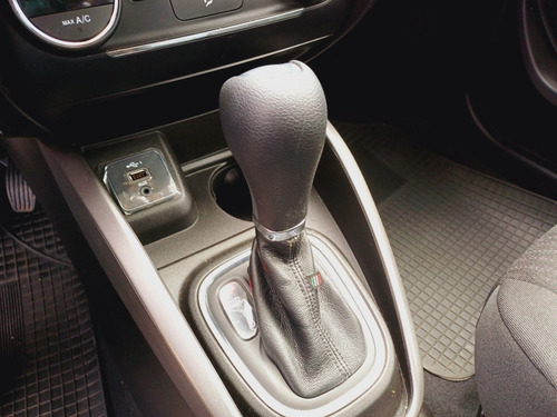 Fiat Cronos CRONOS DRIVE 1.8 AT