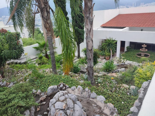 Casa En Venta En Contry La Escondida En Guadalupe
