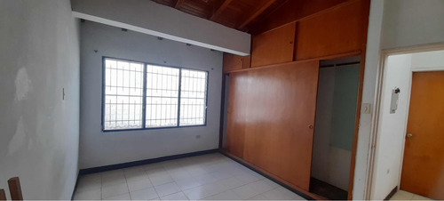 Amr Vende Casa En Conj De Sc Buen Precio Para Remodelar