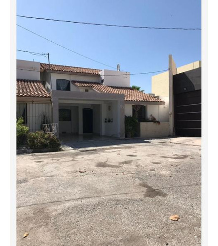 Casa En Venta En Residencial La Hacienda