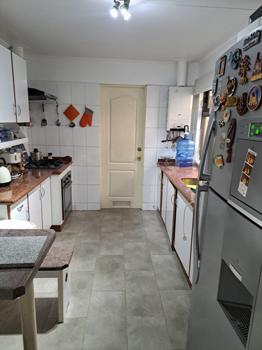 Casa Sólida Con Piscina En Condomio