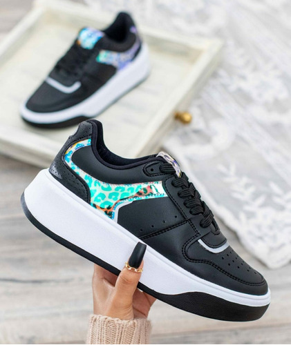 Tenis Moda Urbana Con Cordones Color Negro De Dama Caminar