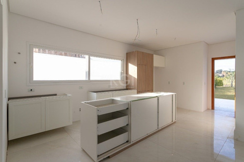 Casa Condominio Em Belém Novo Com 5 Dormitórios - Lu431179