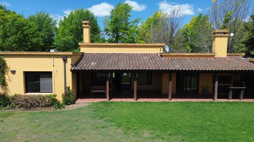 Increible Casa Country Los Alamos Ibarlucea