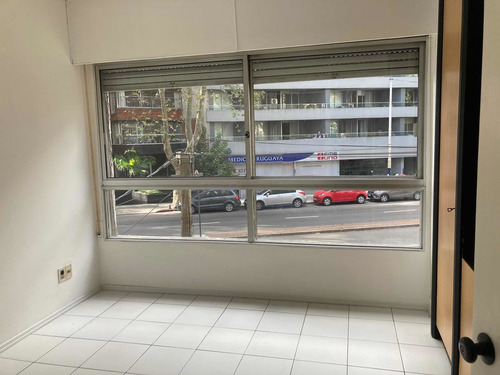 Apartamento 3 Dormitorios Y 2 Baños Sobre Av. Brasil