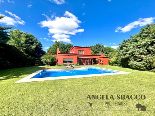 Excelente Casa En San Joaquín.