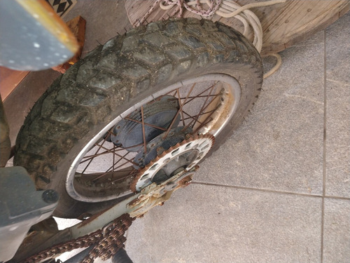 Imagem 4 de 8 de Honda Sahara 350
