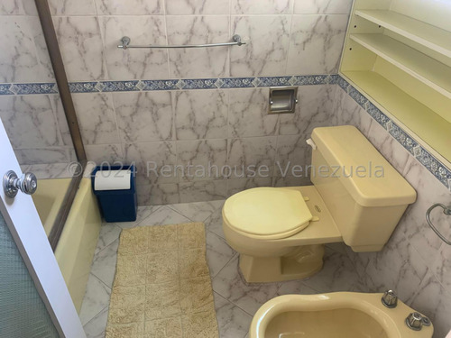 Ss: Vende Apartamento 25-3965 En La Florida De 150 M2, 3h/3b/1pe