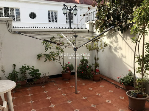 Casa Hostal En Venta De 17 Dorm. En Santiago