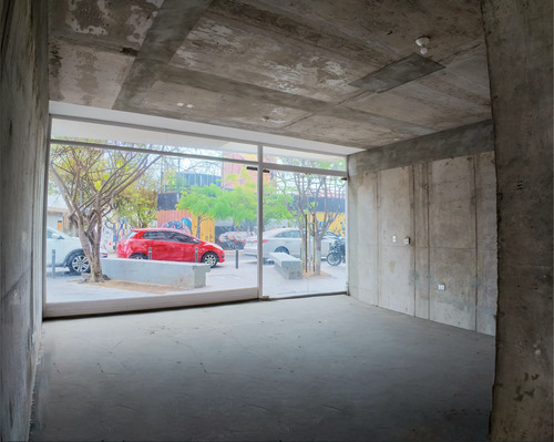 Excelente Oportunidad Comercial Local, Esquina Estratégica.