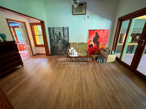 Casa En Venta De 3 Dormitorios, Escritorio, Playroom Y Dependencia De Servicio. La Peregrina. Pilar