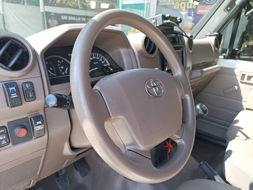 Imagen 7 de 15 de Toyota Machito
