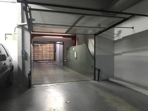 Imagen 3 de 10 de Oportunidad Cochera Fija Descubierta Bajas Expensas