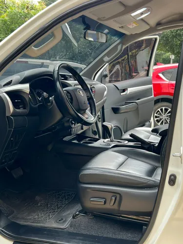 Toyota Hilux SRV 2.4 AUTOMATICA 4X4 Diesel