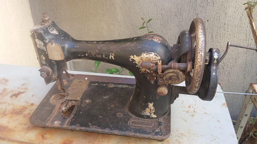 Máquina De Costura Antiga Singer - Só Decoração #av (Usado)
