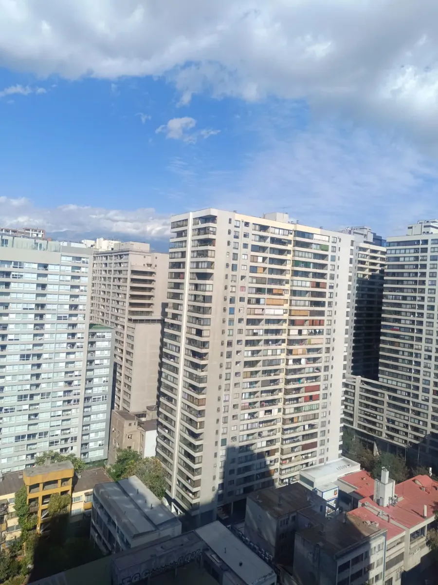 Imagen 2 de 12 de Depto Amoblado Listo Para Vivir Metro Santa Ana | Piscina