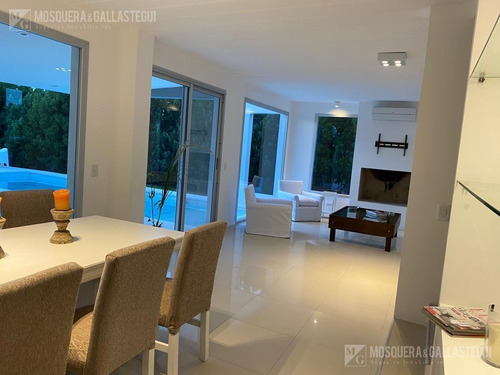 Imagen 19 de 29 de Lindísima Casa Al Golf En San Isidro Labrador