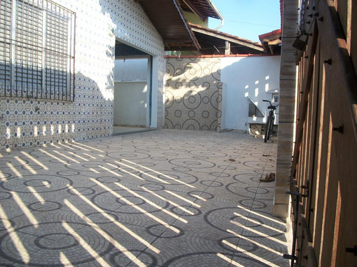 Imagem 3 de 14 de Casa Em Itanhaém Lado Praia 5 Minutos Do Centro 100m Do Mar.