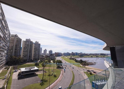 Local Comercial En Venta Puerto Del Buceo