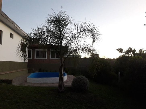 Casa En Venta De 3 Dormitorios C/ Cochera Y Piscina En Río Ceballos