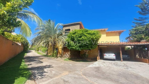 Venta De Hermoso Inmueble En Casa Campo, Pampatar Isla De Margarita.