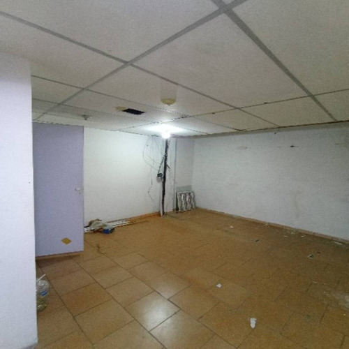 Oportunidad De Alquiler Edificio Comercial En El Centro De Caracas, Av. Universidad.