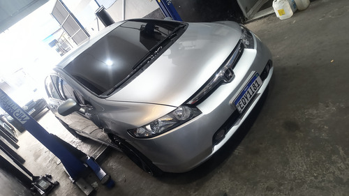 Honda Civic 1.8 Lxs Flex Aut. 4p