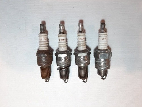 Imagen 2 de 5 de Antiguas Bujías Champion Moto Lote X 5 Usadas Ro 1548