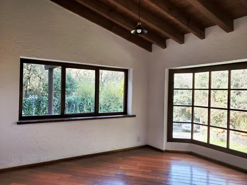 Casa Venta, Con Departamento O Estudio Independiente. 10 Estacionamientos.