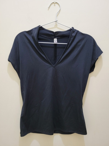 Blusa Negra Ajustada Corta 