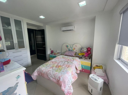Imagen 11 de 15 de Disponible En El Parral Apartamento En Alquiler Totalmente Amoblado Con Planta 100% Y Pozo (js440)
