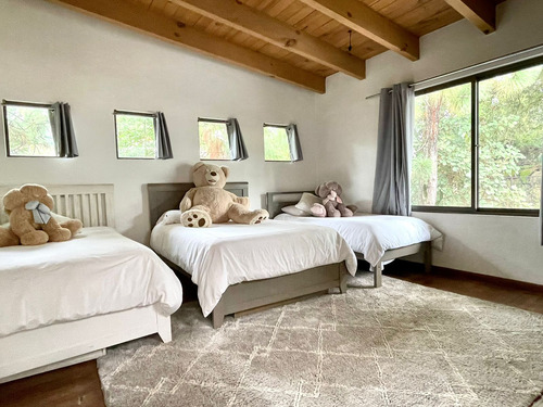 Excepcional Casa En Venta En Avándaro, Con Vista Al Lago.