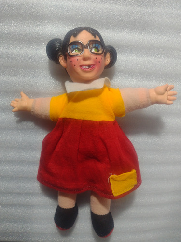 Muñeca De Tela Chilindrina- Cabeza Y Manos Plástico 26 Cm