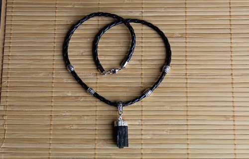 Collar Cuero Trenzado Dije Turmalina Negra - Hombre Y Mujer