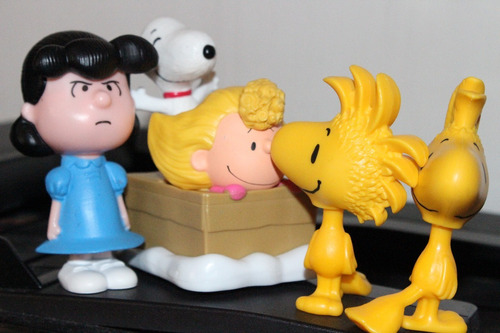 Juguete De Snoopy Y Sus Amigos  De 9cm Alto 4 Piezas 