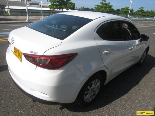 Mazda 2 1.5 Touring Sedan