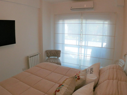 Venta De Hermoso Departamento 2 Amb Con Cochera Fija Cubierta!