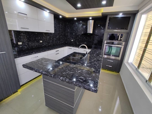 Imagen 10 de 14 de Townhouse En Venta Totalmente Remodelado Maracay // 04243385555