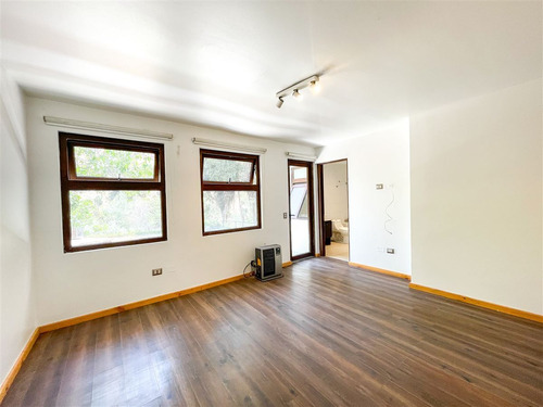 Casa En Venta De 4 Dorm. En Lo Barnechea