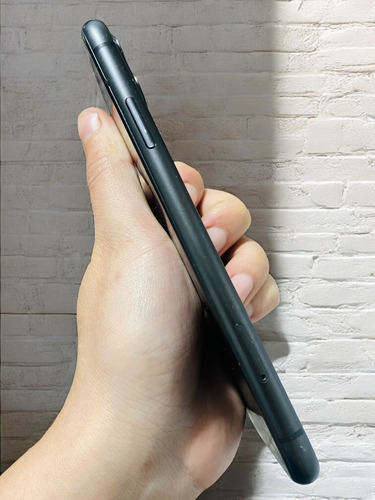 Apple Iphone 11 (64 Gb) Preto (Usado)