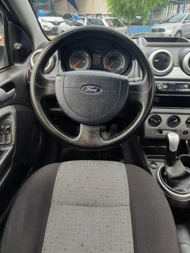 Fiesta Sedan 1.6 Mpi Sedan 8v Flex 4p Manual