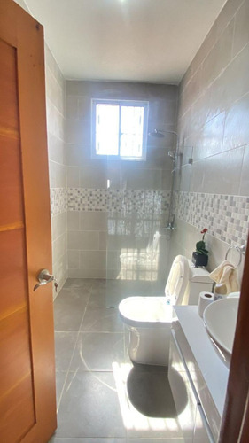 Vendo Preciosa Casa En Tamboril En La Urbanización República De Israel En Santiago, República Dominicana