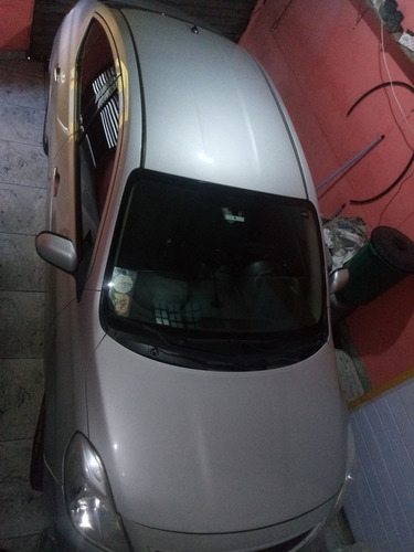 Imagem 1 de 5 de Nissan Versa 2013 1.6 16v Sv Flex 4p