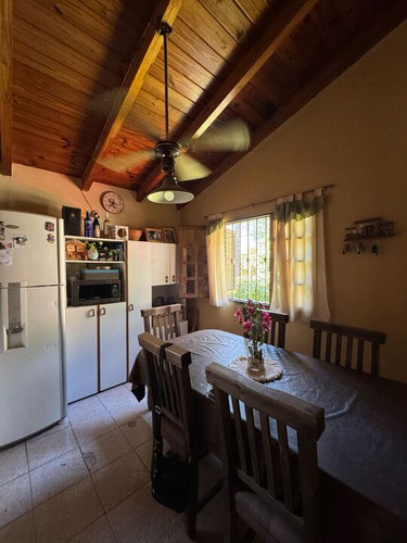 Venta Casa En Arguello. Pileta. Quincho. 3 Dormitorios