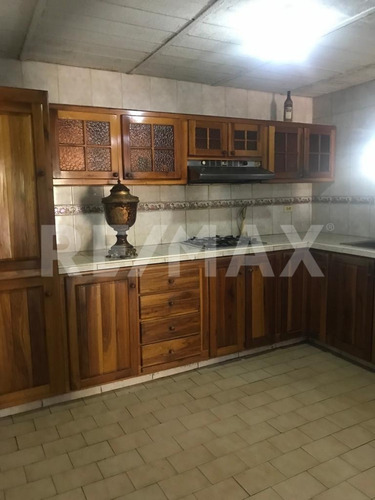 Imagen 3 de 6 de Vende Casa Manoa San Felix