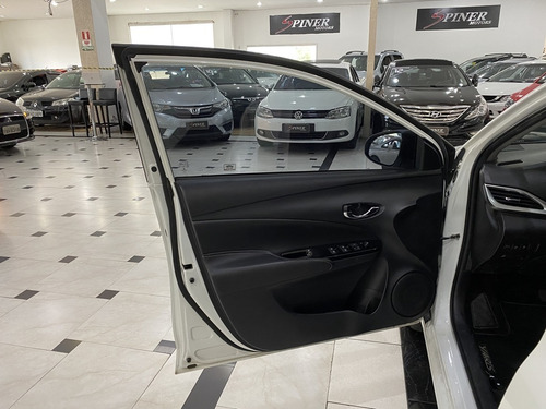 Imagem 14 de 15 de Toyota Yaris Xls Sedan 1.5 16v Flex 4p Aut C/ Teto Solar