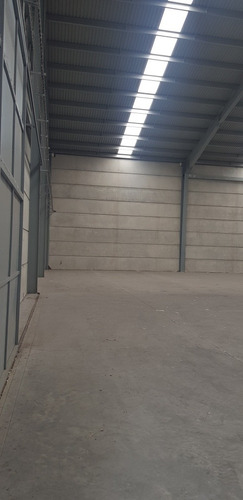 Imagen 7 de 11 de Bodega En Renta De 1200 M2 Con Área De Oficinas Y Baños